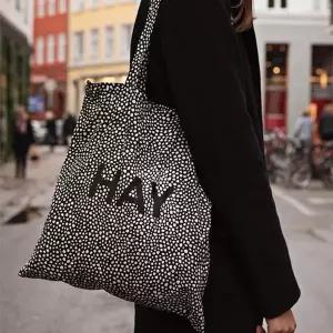 HAY 헤이 Hay Cotton Bag Black Dot 에코백