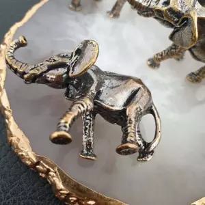 황동 빈티지 코끼리 장식 풍수 인테리어 소품 행운 재물운 미니 조각상 금속 오브제