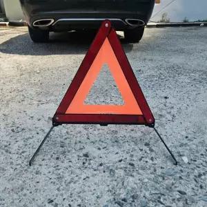 차량용 접이식 삼각대 야간 반사판 안전장비 비상 고장 위험 방지 경고 안전 표시 사고 긴급