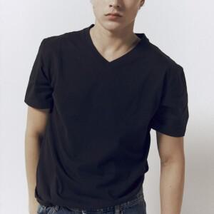[AK플라자] [지오다노] 남자 여름 NEW 브이넥 반팔 티셔츠 (퍼펙트티) 654102