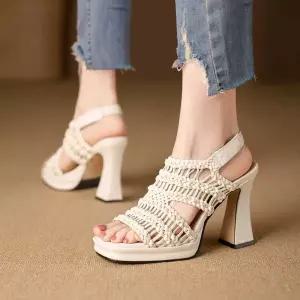 라탄 짜임 스트랩 샌들 여성 베이지 10cm 여름 하이힐