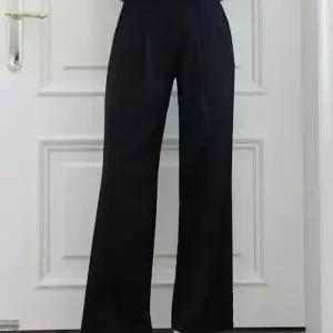 [신상오픈런]여성용 클래식 레이온 스판 더블핀턱 세미와이드 팬츠 (41252389)