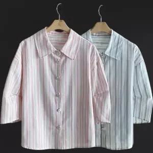 [신상오픈런]여성용 반팔 배색 스트라이프 핀턱 오버핏 셔츠 (34574689)