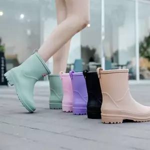여성용 가벼운 레인 부츠 패션 장화 방수 민트 블랙 여자 작업장화 신발 우의 여름