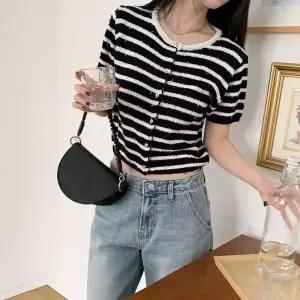 [하프클럽/]여성용 스트라이프 패턴 부클 니트 반팔 가디건 봄 여름용