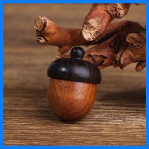 1pcs 미니 단단한 나무 알약 케이스 휴대용 정제 저장 봉인 된 도토리 모양 백단 의학 상자 컨테이너 키 체