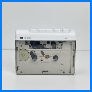 블루투스 전송 기능을 갖춘 새로운 오디오 테이프 플레이어, 녹음기는 스테레오 향수와 함께 자동으로 중지