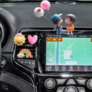 SOKPEWWM 2pcs 자동차 통풍구 클립 코지 사랑 에어 버스용 프레시너 트럭 SUV 선물 콘센트 태양 인테리어 에어컨 장식 커플 키스 귀여운 발롱 액세서리