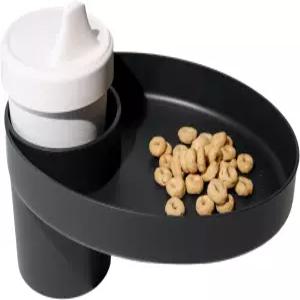 현재 컵 홀더를 확장하여 컵과 간식 장난감 및 액세서리용 트레이를 보관하세요. 카시트 부스터 유모차