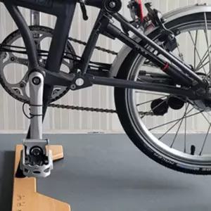 브롬톤 원목 스탠드 정비대 나무 단일색상 원목색 주차