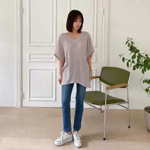 /신상오픈런 여성 여리핏 브이넥 루즈핏 폴리 레이온 니트