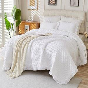 Cmfshape 라이트 블루 퀼트 세트 퀸 사이즈 u2013 부드러운 경량 침대 스프레드, 러플 엣지, 침실 및 객실용 통기성 여름 침구, 내구성 간편한 케어