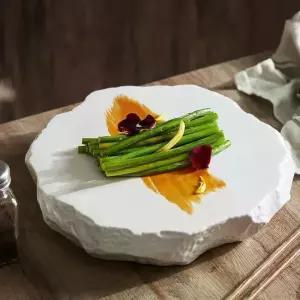 불규칙한 화이트 블랙 스테이크 돌접시 원형 한정식 접시