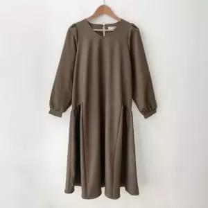 아이우먼 벨리절개옆셔링원피스 SMS935M410 빅사이즈 (23488954A)