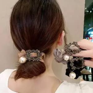 [신상오픈런]펄슈슈 곱창머리끈 미니 스퀘어 공주풍 큐빅 진주 (30488805)