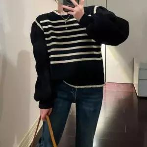 [옷은날개] 2컬러 페미닌 러블리룩 단가라 니트조끼+블라우스