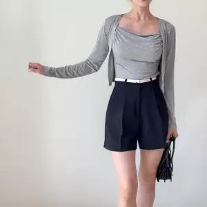 [신상오픈런]여성 여름 출근 스타일 핀턱 와이드 반바지 속밴딩 슬랙스 (37001421)