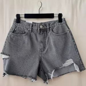 [신상오픈런]여성 구제 허벅지 컷팅 그레이 여름 청반바지 언발란스 (37001394)