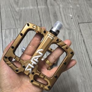 산악 자전거 페달 CNC 알루미늄 합금 광택  플랫 3 베어링 미끄럼 방지