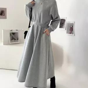 [신상오픈런]라운드넥 에이라인 허리밴딩 맨투맨원피스 공항룩 (30487620)