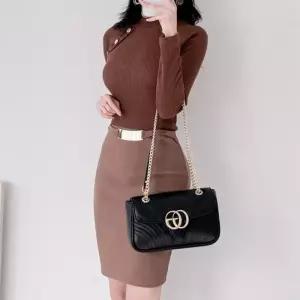 [신상오픈런]폴라니트 슬림핏 라글란 견장 금장벨트 레이어드 원피스 (29194476)