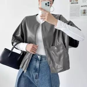 [신상오픈런]여성 가을 가죽 자켓 노카라 박시핏 포켓 가오리핏 (41315277)