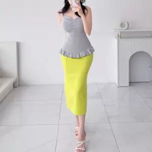 [신상오픈런]여성 다채로운 슬림핏 스판 H라인 롱스커트 (37001118)