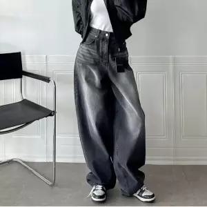 [신상오픈런]벌룬데님 커브드팬츠 워싱진 논스판 엑스라지 흑청바지 (30551412)