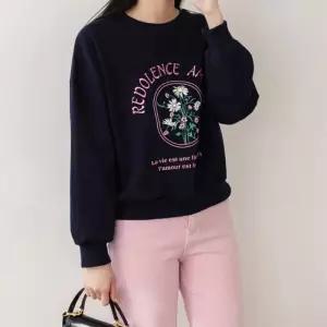 [신상오픈런]플라워맨투맨 라운드넥 레터링 봄스웨트셔츠 긴팔티 (30487686)