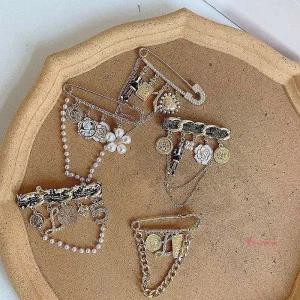 정장브로치 배지 뱃지 와이셔츠 진주 패션 뱃찌 블랙 명품 럭셔리 자개 큐빅 선물jkl976