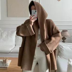 [다잇템]여성 망토 혁대 퍼 후디 하프핏 코트 FW 코트 (45015691A)