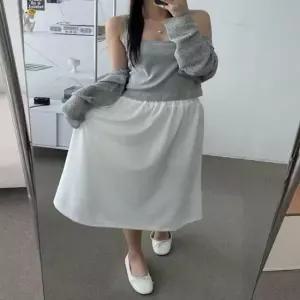 [옷은날개] 편한 A라인 밴딩 화이트 허리 플레어 롱 스커트 치마