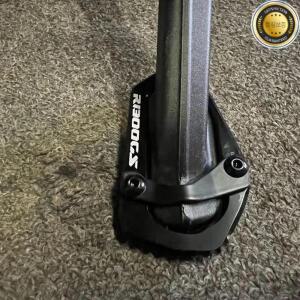 2025 BMW R1300GS R GS 트로피 트리플 블랙 오토바이 킥 스탠드 풋 사이드 확장 패드 지지판