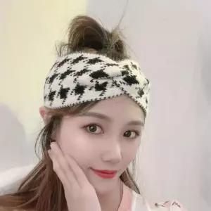 [신상오픈런]니트헤어밴드 꼬임 겨울 하운드체크 반다나 (29194080)