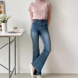 [신상오픈런]여성 하이웨이스트 두 버튼 워싱 속밴딩 부츠컷 청바지 (41928717)