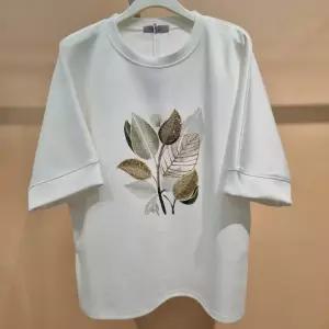 라티움 HC34 신축성좋고품넓은비즈트리루즈핏5부여성티셔츠 T2623Ts03