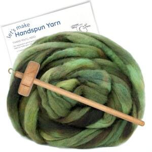 실을 돌리는 법 배우기 - 초보자용 방적 키트에는 드롭 스핀들, 핸드 염색 BFL 울 로빙 및 비디오가 포함된 인쇄 지침이 포함되어 있습니다. 색상: 브론즈 그린