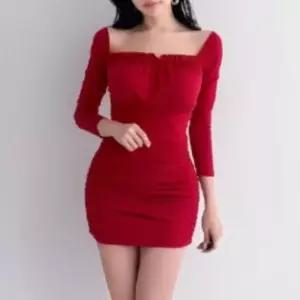[신상오픈런]여성 슬림핏 오프숄더 사이드 셔링 미니 드레스 (41341100)