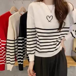 예쁜 긴팔 하트모양 니트 여성 티셔츠 스트라이프 나시 봄형광