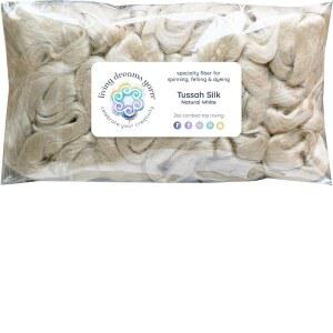 비누 제조, 방적, 블렌딩, 펠팅, 염색 및 종이 제조를 위한 투사 실크 섬유. 프리미엄 등급의 내추럴 화이트 빗 탑 로빙.
