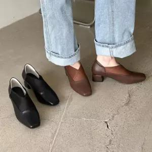 [신세계라이브쇼핑][옷자락] 여자 스퀘어토 밴딩 인조가죽 블록힐 단화