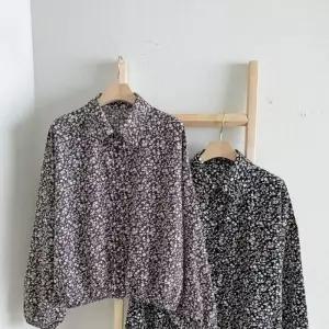 [다잇템]여자 플라워패턴 유니크패턴 카라넥 폴리 남방 (41263304A)