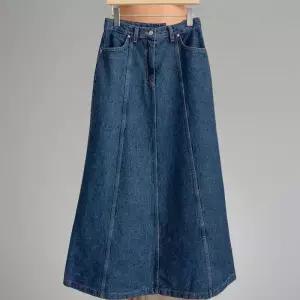 [신상오픈런]여성 키 큰 맥시 플레어 절개 비스판 데님 롱스커트 (42003732)