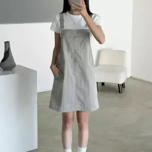 [신상오픈런]여성 바스락 옆단추 캥거루 멜빵 A라인 미니 드레스 (36229908)