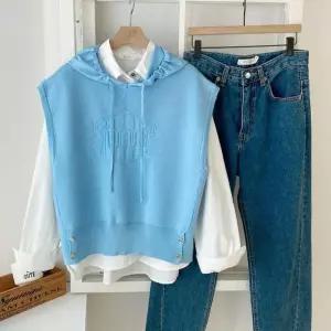 [신상오픈런]양각 레터링 통소매 오픈 하늘색 후드조끼 봄니트 (30100033)