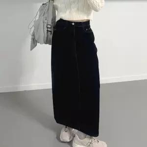 [신상오픈런]여자 벨벳치마 뒤트임 일자 스티치 블랙 데님 롱스커트 (42355642)