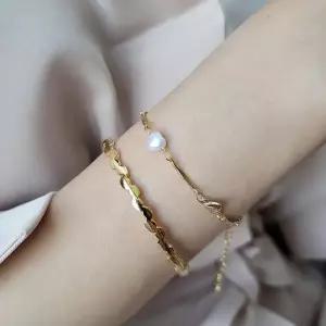 [다잇템]여자 금색 패션 라운드 실버 포인트 콤비 팔찌 (10412762A)