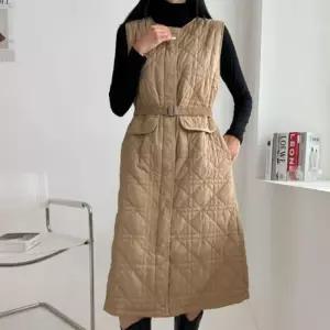 [다잇템]여자 슬리브리스 벨티드 U넥 FW 누빔 롱원피스 (28540955A)