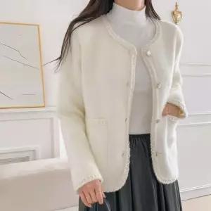 [신상오픈런]여성 가을 하객 자켓 버튼 두 개 포켓 상견례 스타일 (41315271)