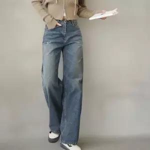 [신상오픈런]여자 스크래치 구제 논스판 빅사이즈 통 일자 청바지 (41443172)